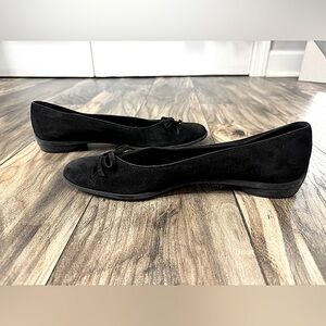 SALVATORE FERRAGAMO Black Suede Ballet Flat Black With Iconic Ribbon Detail Sz 9